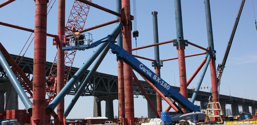 Montreal’s Massive New Champlain Bridge Project Calls on 18 Genie® Boom Lifts 