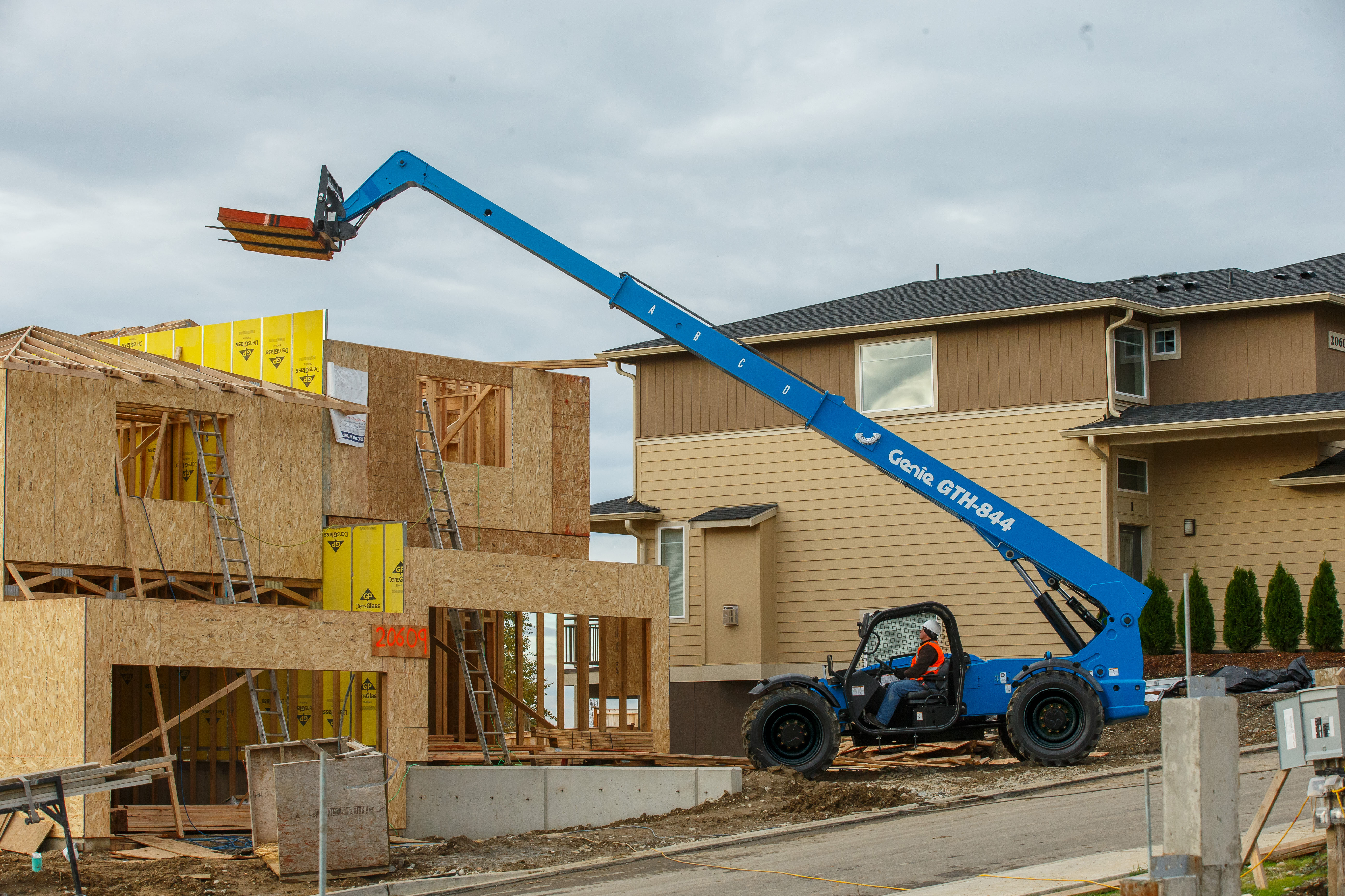 Genie® GTH™-844 Telehandler