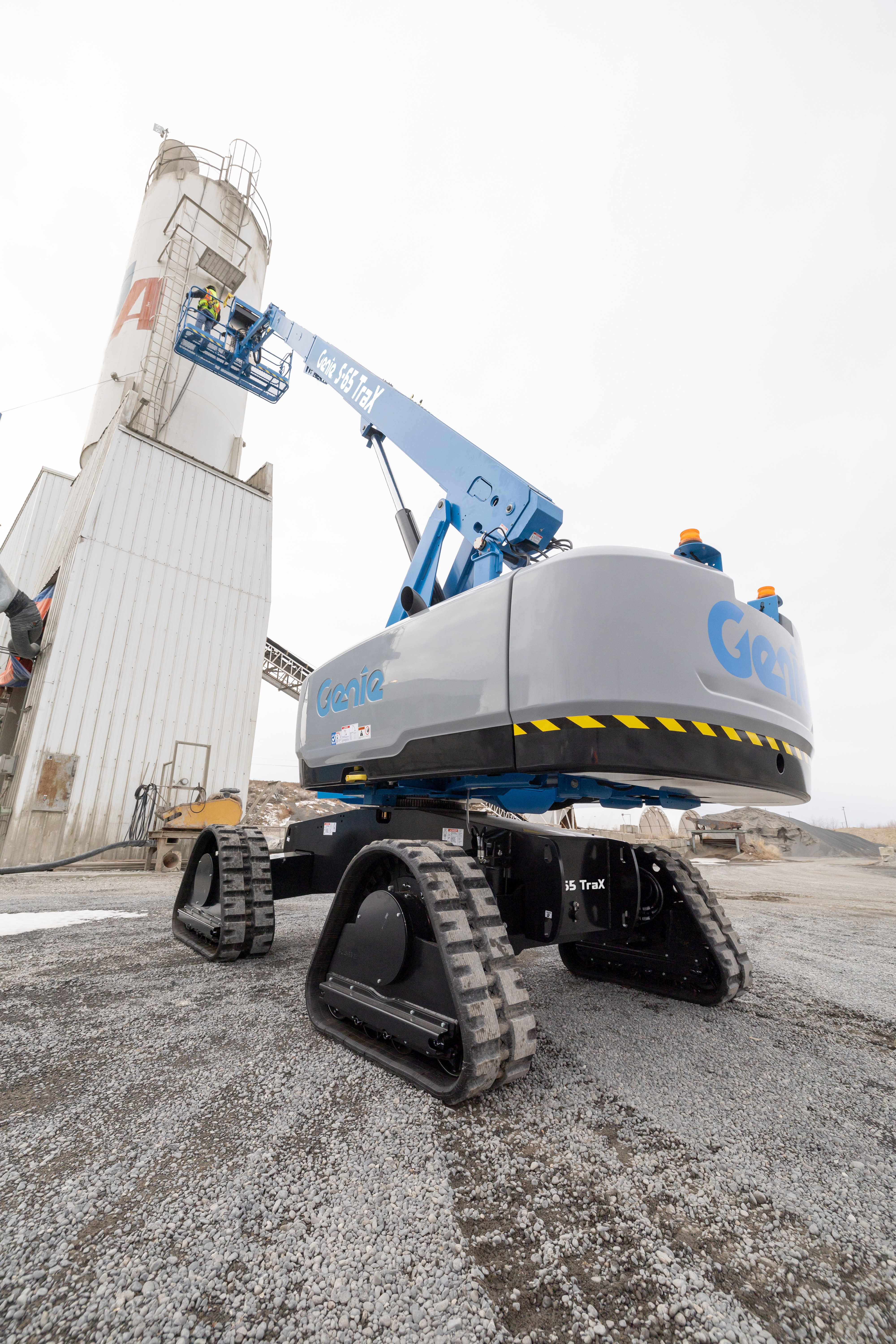 Genie® S®-60 XC™ and Genie® S®-65 XC™ Telescopic Boom Lift