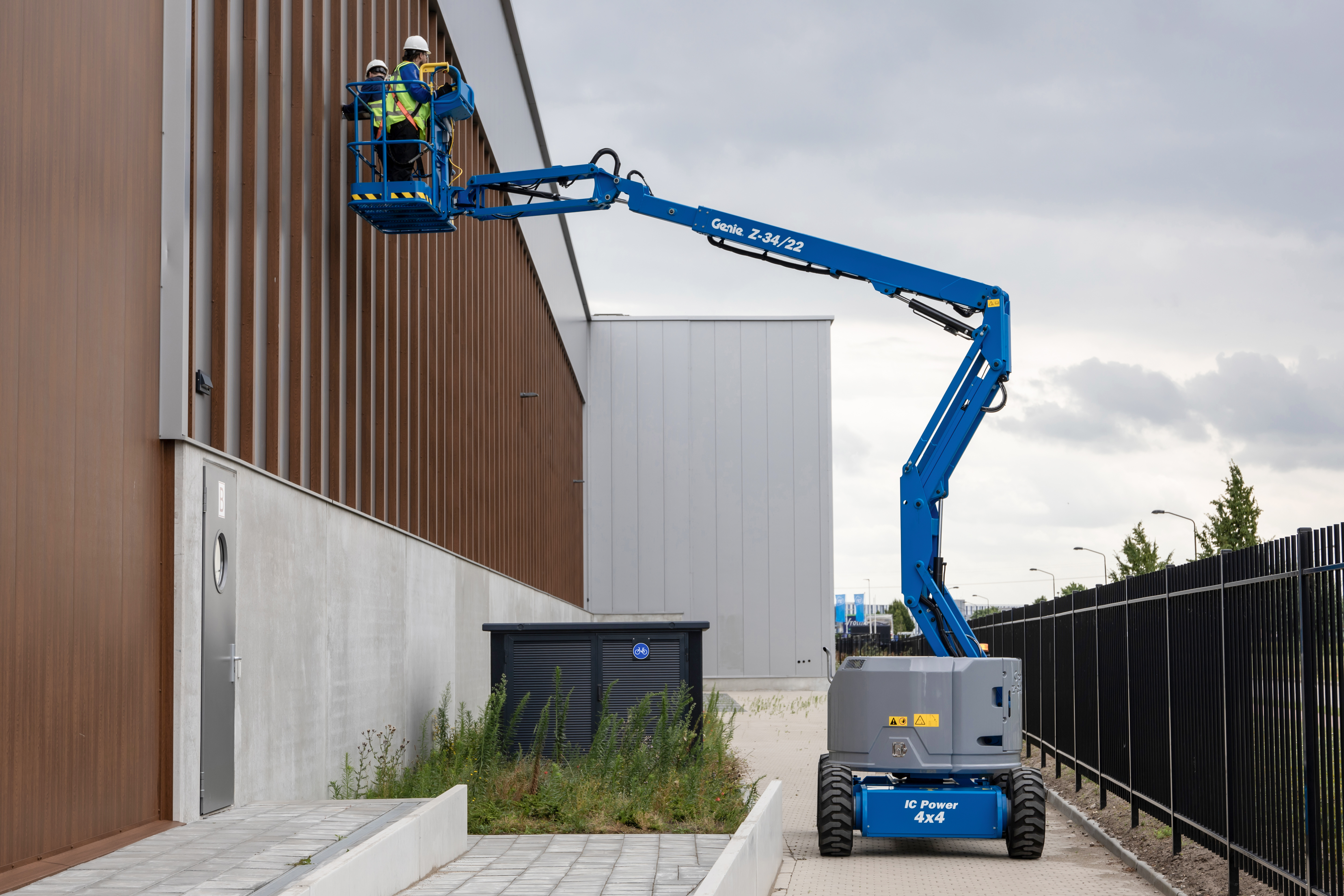 Genie® Z®-34/22 IC Articulated Boom Lift
