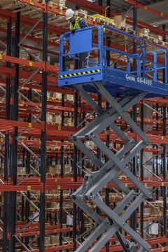 How Wind Rating Requirements Impact Scissor Lift Design and Safe Use