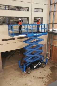 Go to the Head of the 40 Foot Scissor Lift Class