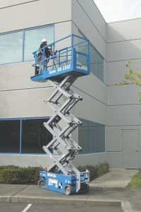 OSHA Issues “Working Safely with Scissor Lifts” Alert