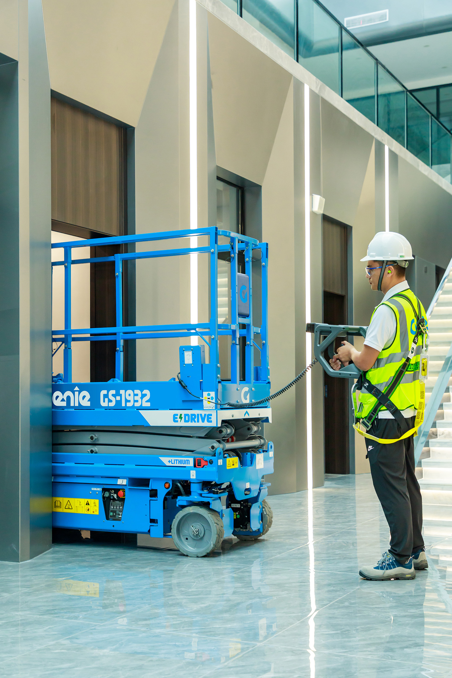 Genieページ Genie Z60FE | Advanced Access Platforms