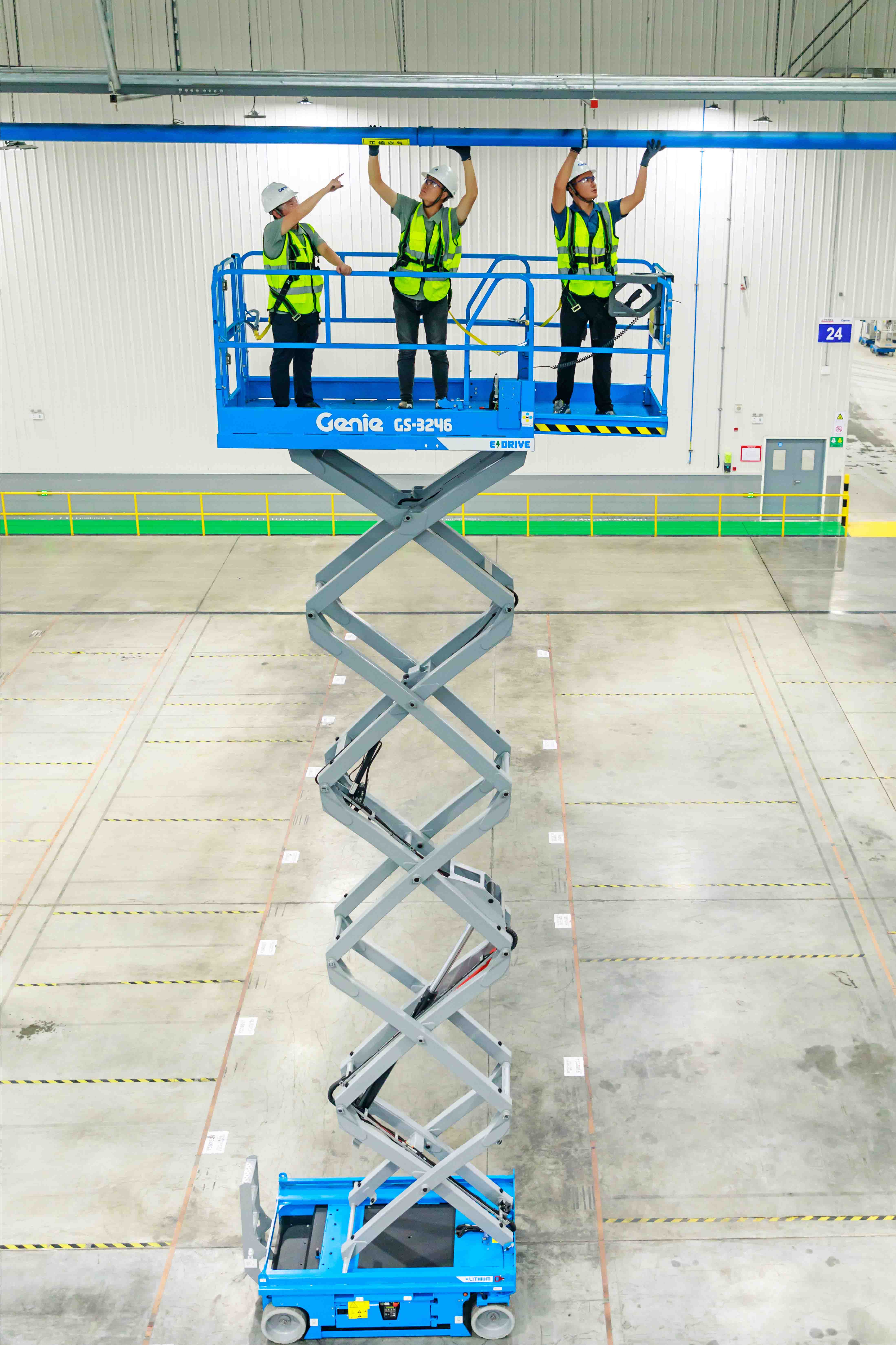 Genie® GS™-3246 Scissor Lift