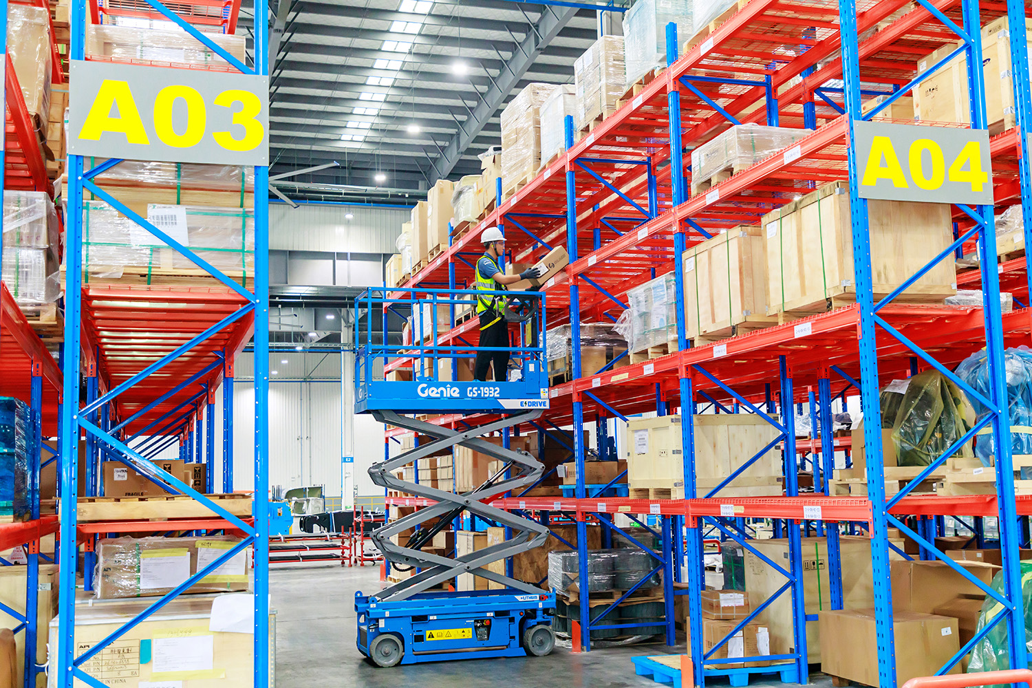 Next Gen of Genie Scissor Lifts. Lower TCO and Higher Value