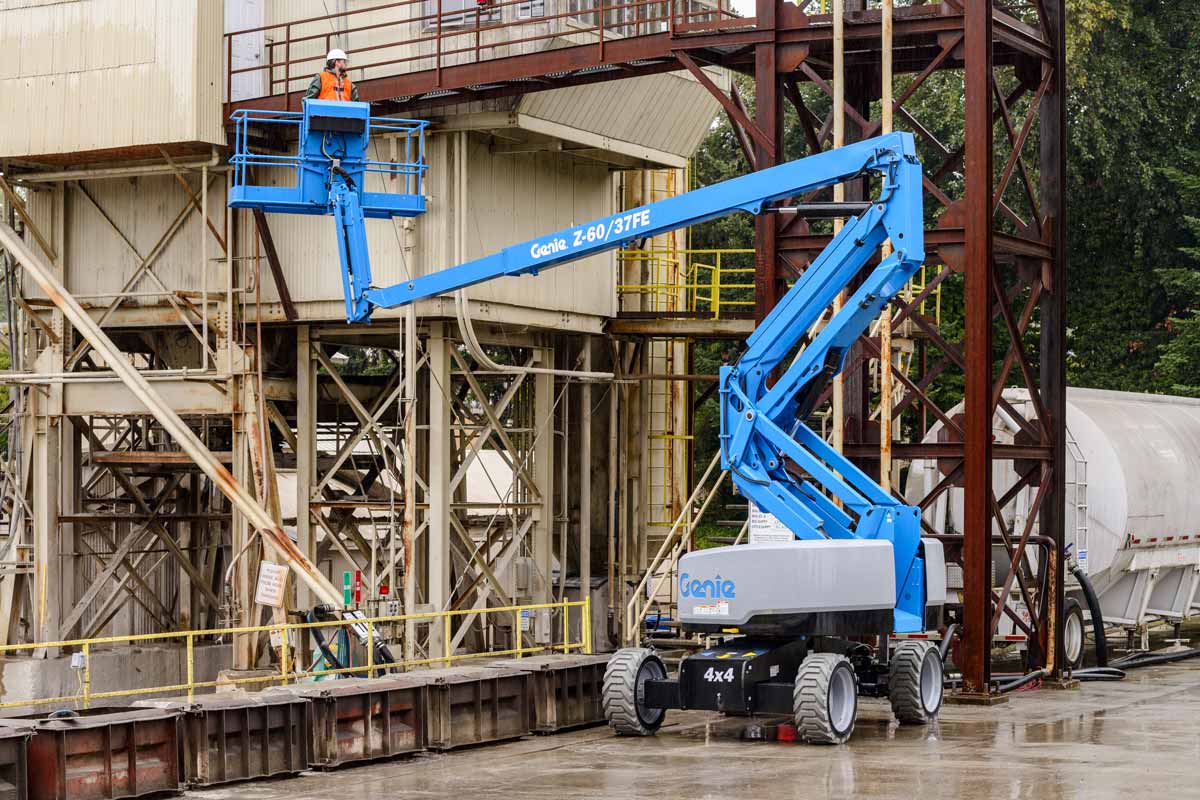 ... Genie Z-60/37 FE articulating boom lift