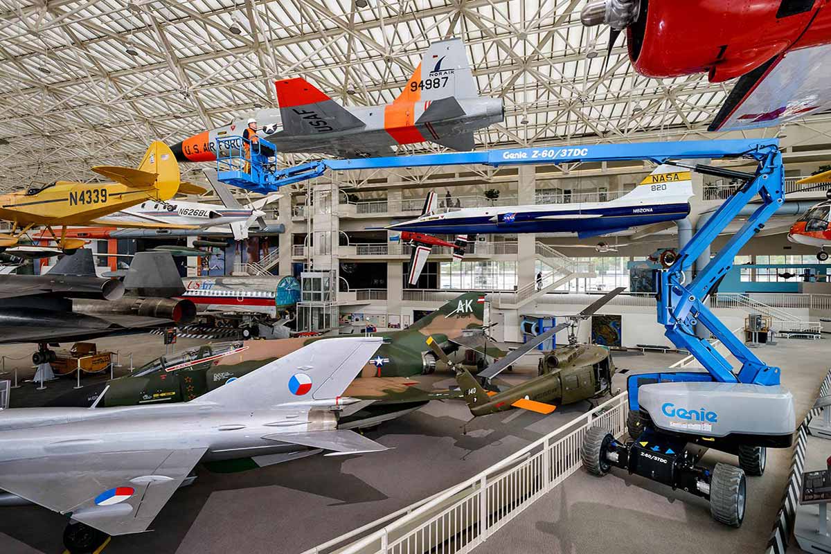 Genie Z-60/37 DC or FE articulating boom lift