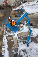 Genie ZX-135/70 articulating boom lift