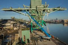 Genie SX-150 telescopic boom lift